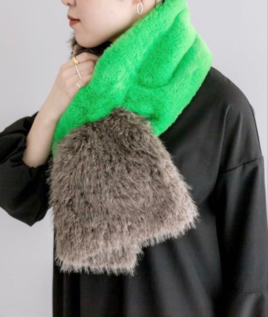 新品未使用ear PAPILLONNER フェイクカシミヤマフラー