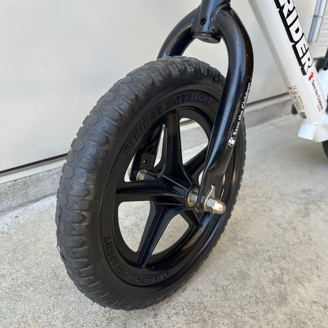 ストライダー　セーブザチルドレン　白 12インチ