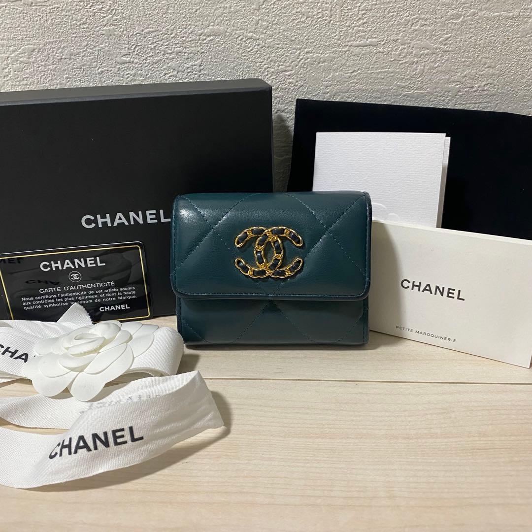 CHANEL19 フラップウォレット