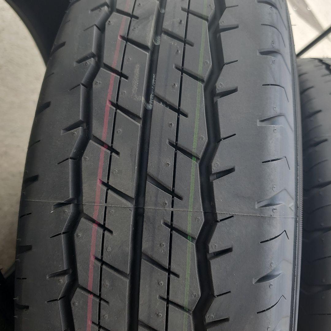 ①【新車外し】☆送料無料☆ハイエース 純正タイヤ 2本セット 195/80R15