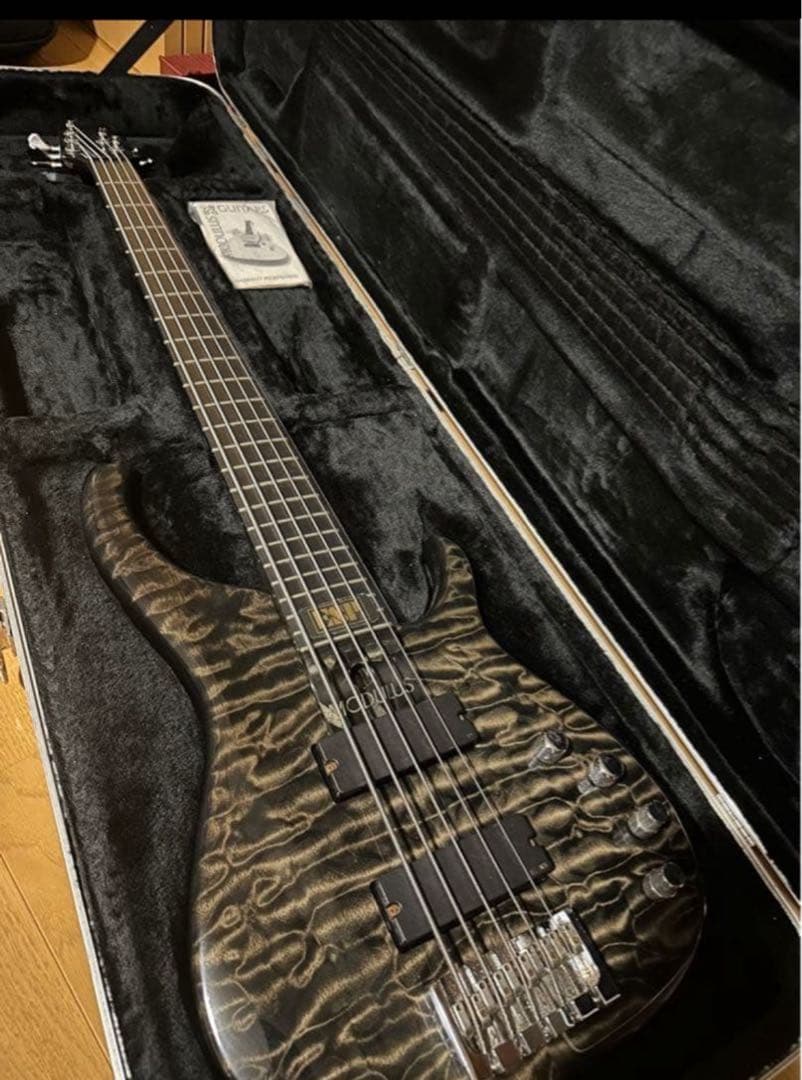 五弦ベース　MODULUS QUANTOM5