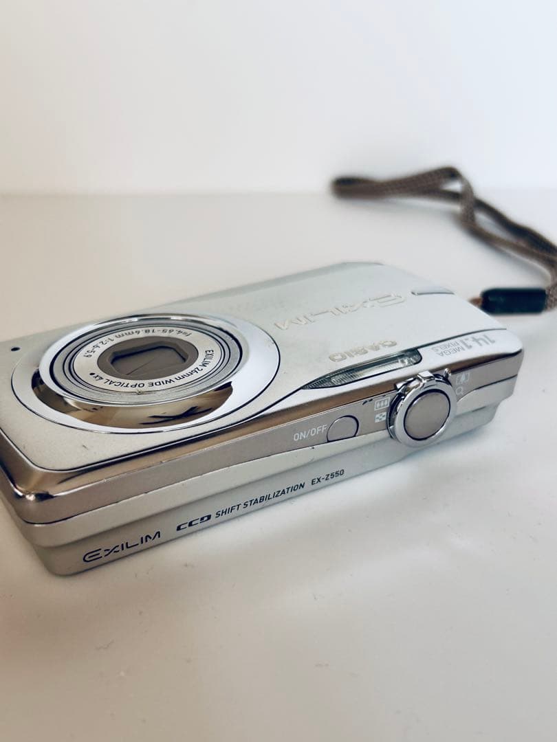 CASIO EXILIM EX-Z88 14.1MP コンパクトデジタルカメラ