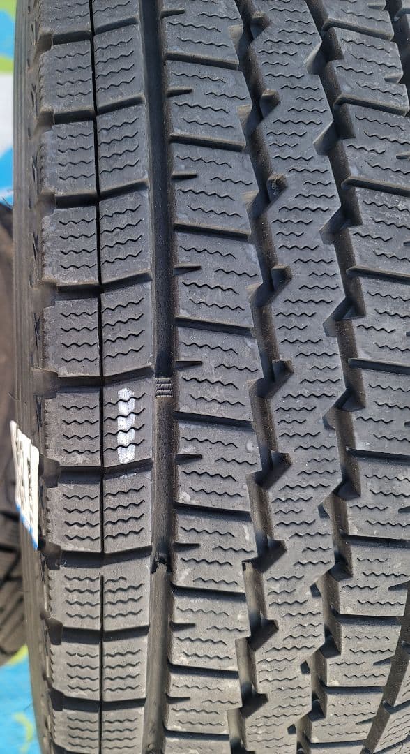 DUNLOP WINTER MAXX SV01 15インチ195/80R15
