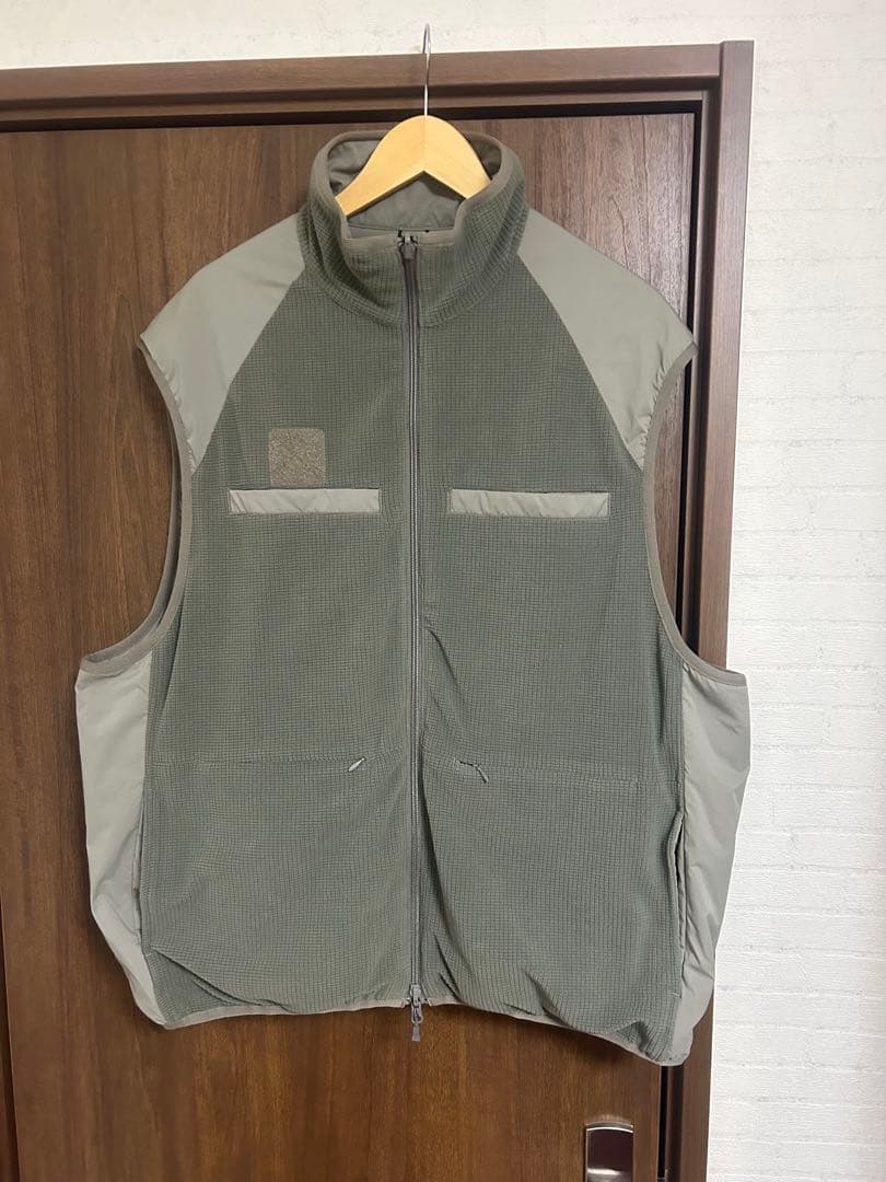 トップス TECH REVERSIBLE MIL ECWCS STAND VEST