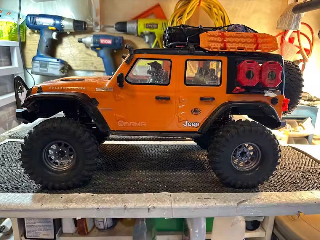アキシャル　トラクサスREDSPIDER 1/10タイヤ 1.9インチホイール