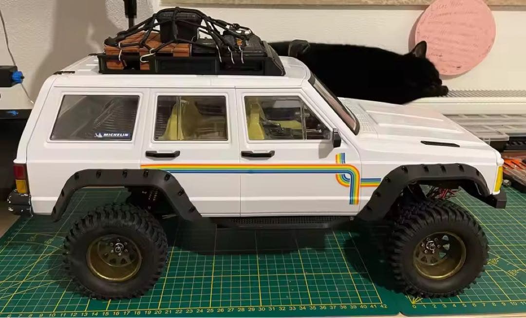 アキシャル　トラクサスREDSPIDER 1/10タイヤ 1.9インチホイール