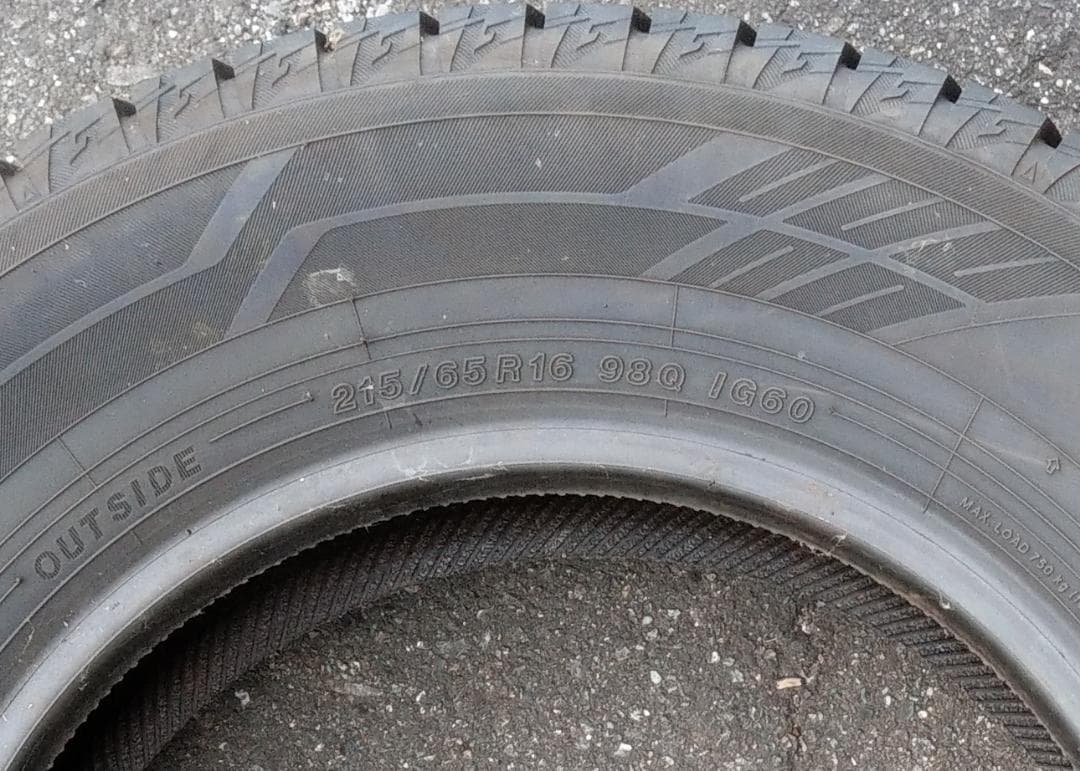 バリ山 約7mm 21年製 ヨコハマ スタッドレス IG60 215/65R16