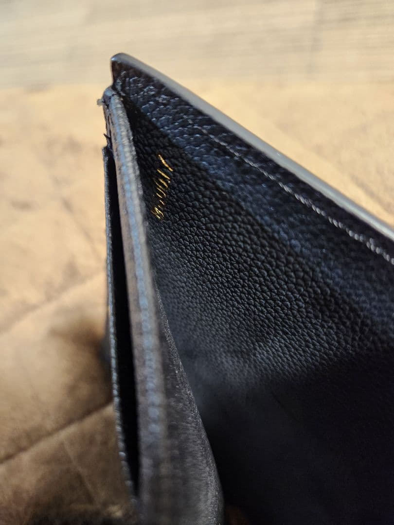 LV　ノベルティ　ブラックレザー二つ折り財布