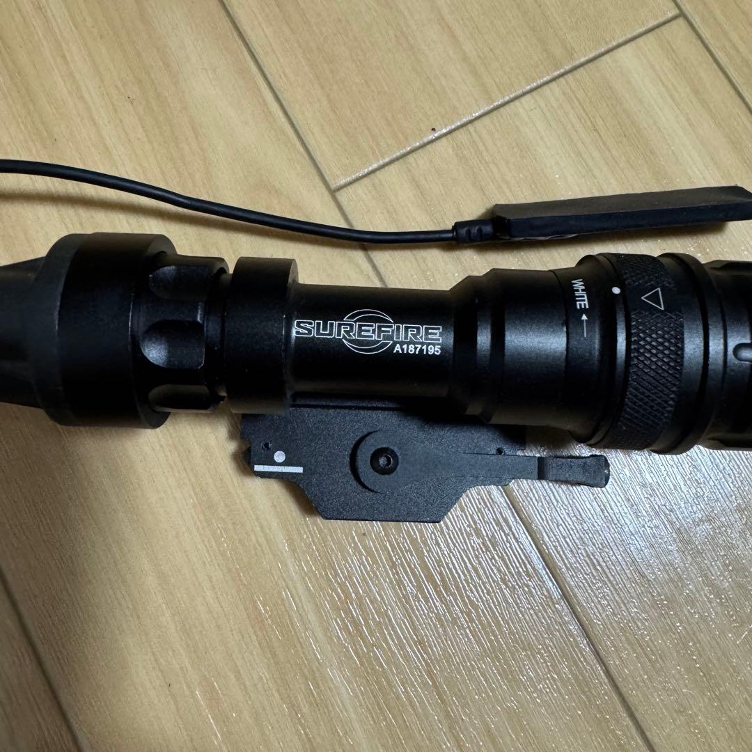 美品 SUREFIRE シュアファイア M93 フラッシュライト A187195