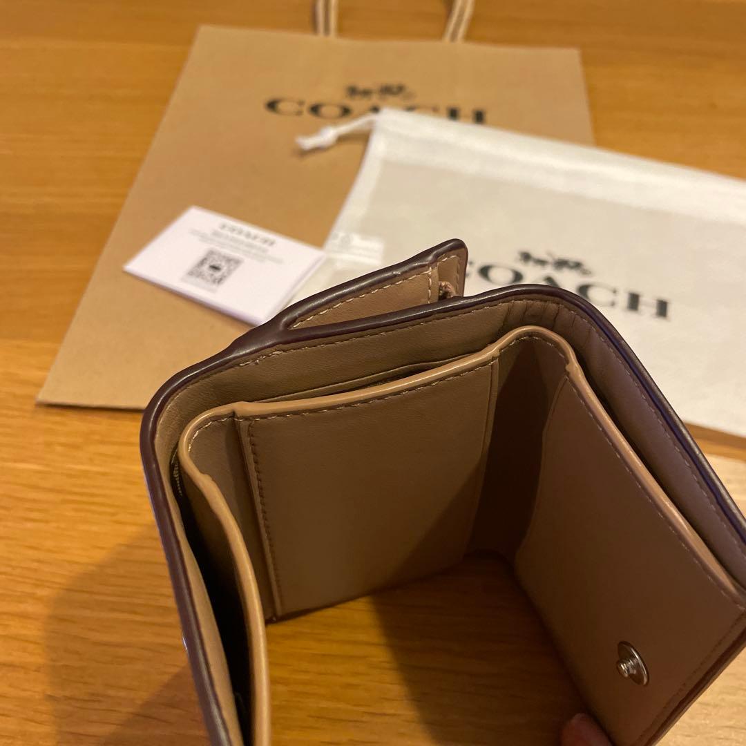 新品COACH☆コーチ 財布 折り財布　3つ折り財布 ベージュ
