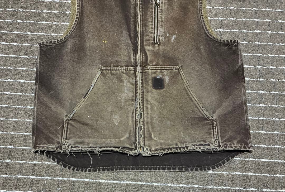 雰囲気◎ carhartt ダックベスト DKB ダークブラウン フェード ボロ