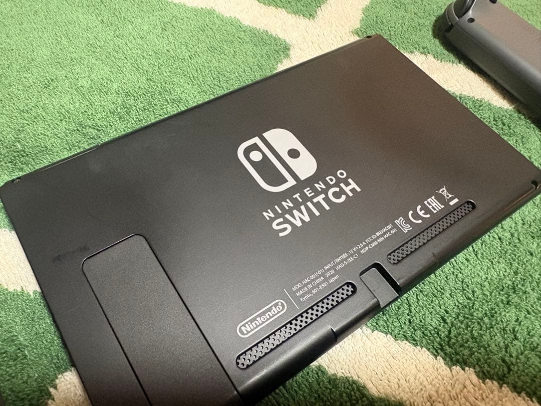 【美品】Nintendo Switch 本体（グレー） 保護フィルム/ケース付き