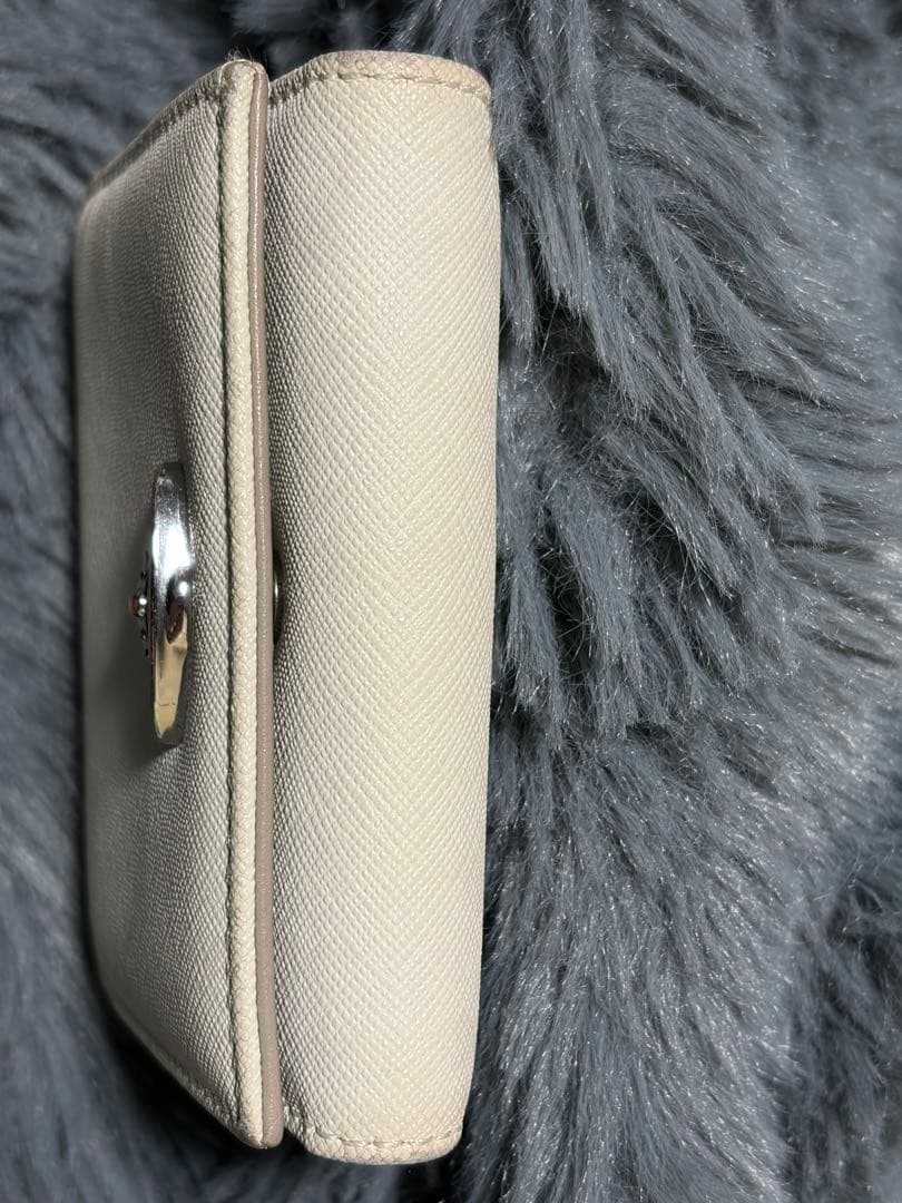 る*ん様 【期間限定セール中☆】Vivienne Westwood 2つ折り財布