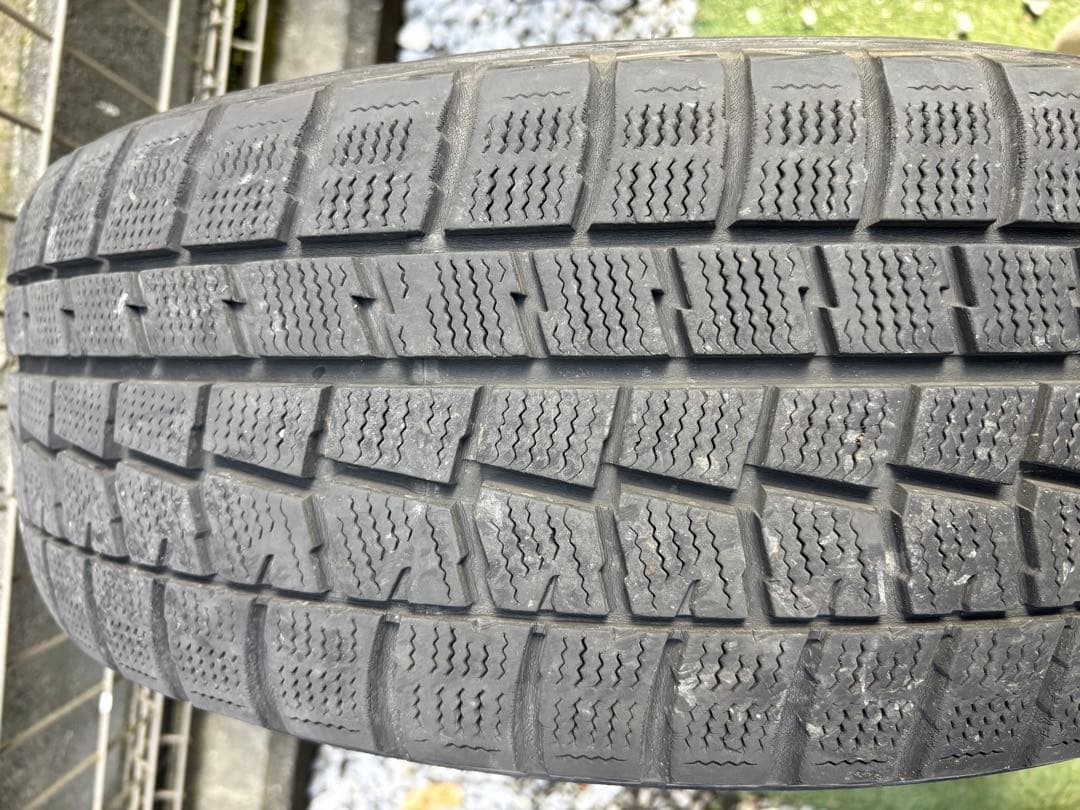 215/55R17 スタッドレスタイヤホイールセット ヒビ有