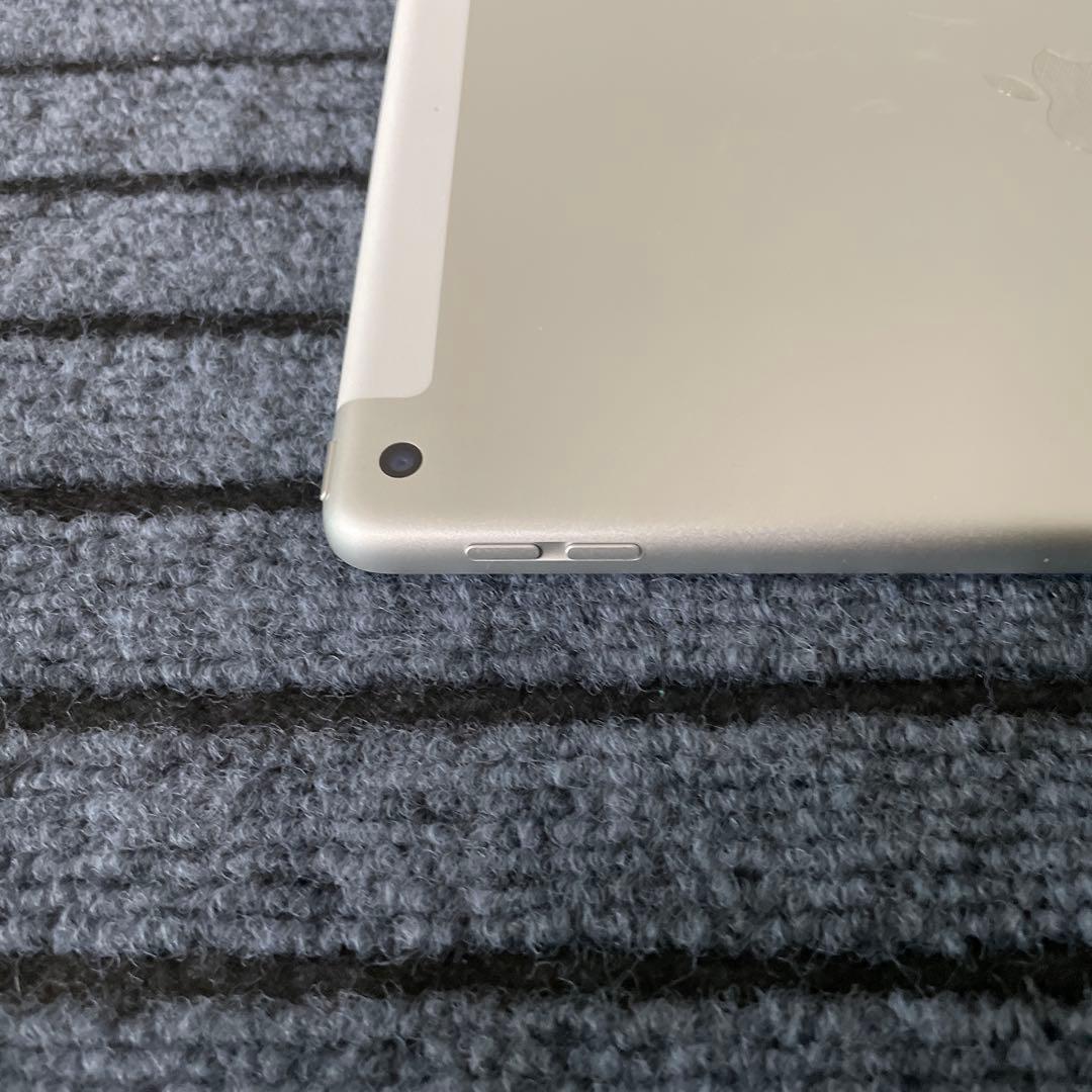 7 iPad 7世代 128GB SIMフリー シルバー