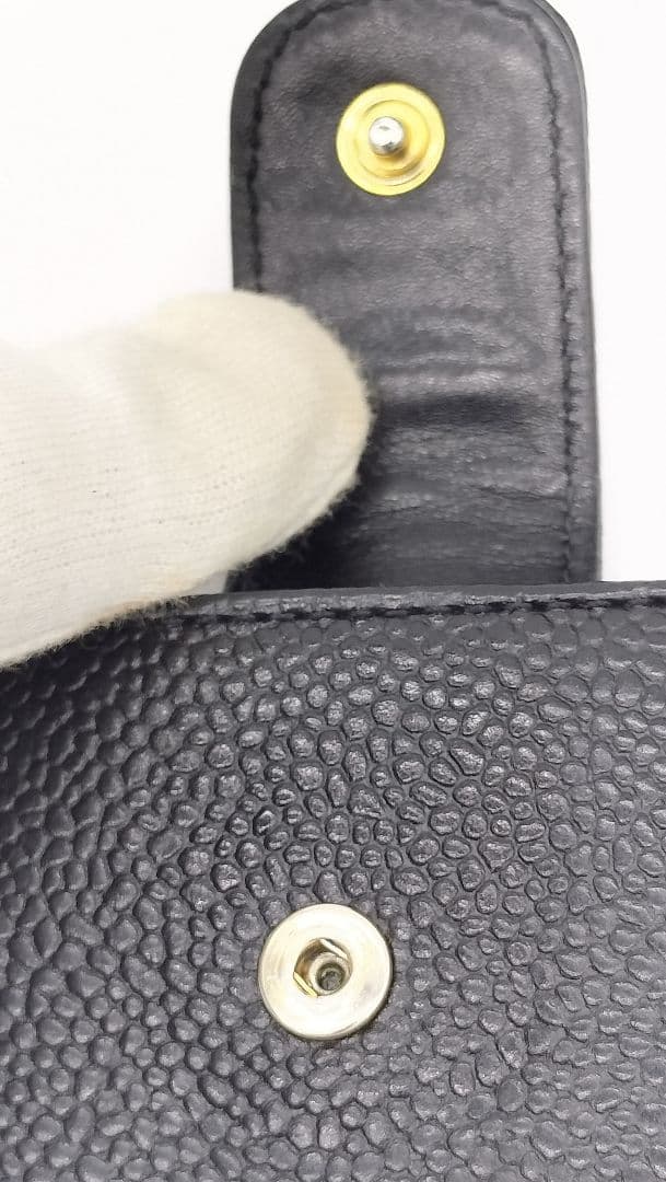 【美品】CHANELWホック二つ折り財布ココマークキャビアスキン