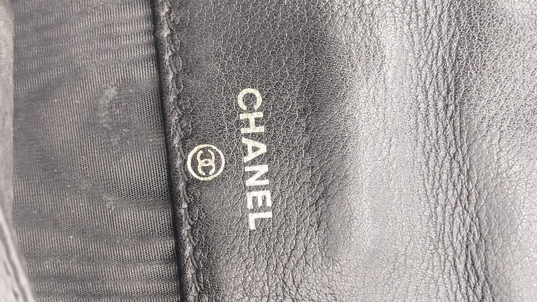 【美品】CHANELWホック二つ折り財布ココマークキャビアスキン