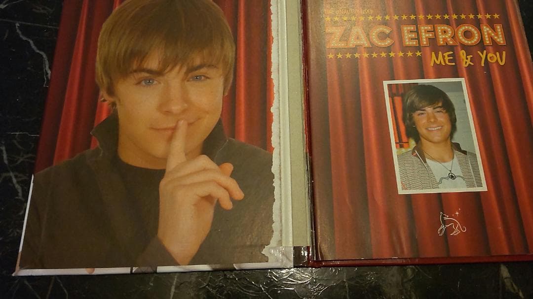 ザックエフロン　ポスター　洋書　写真集　Zac Efron　傷あり