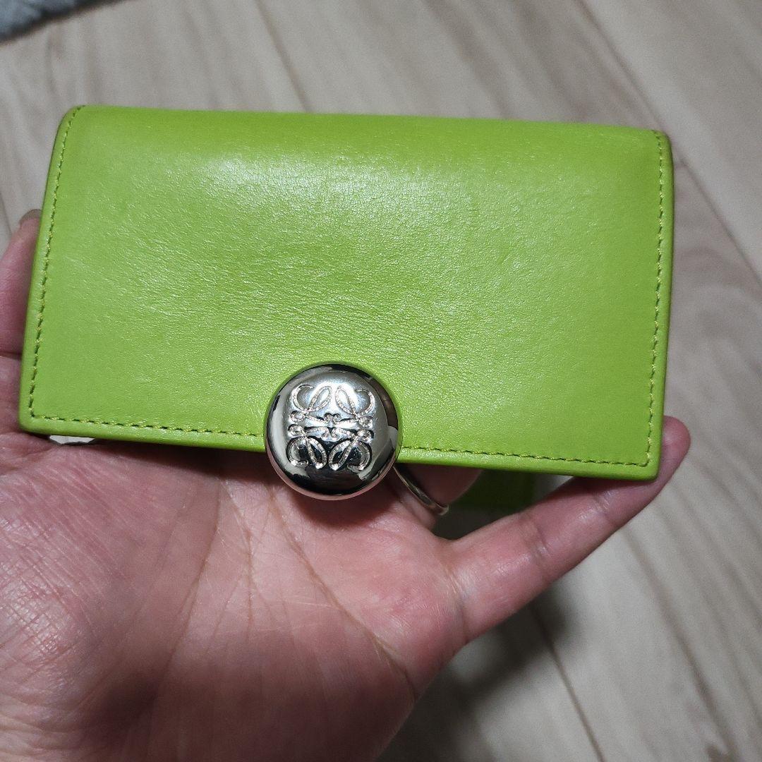 LOEWE ペブルバーティカルウォレット スモール(シャイニーナパカーフ)