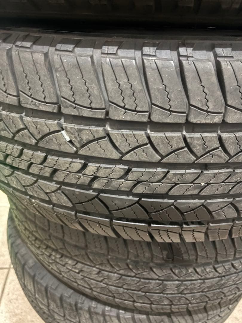 2023年製サマータイヤ　265/65R17 バリ溝