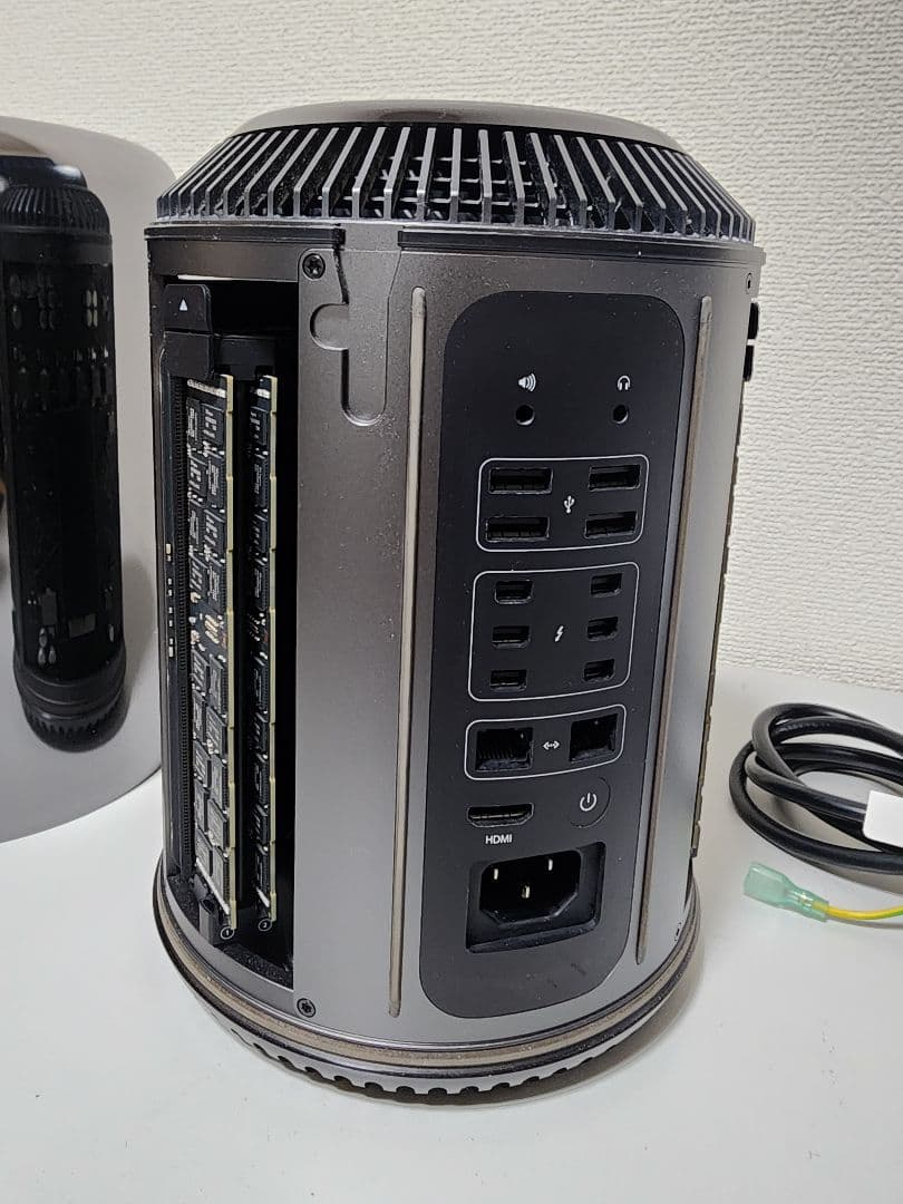 上位モデルMac Pro 12コア/64GB/SSD1TB/D700 6GB