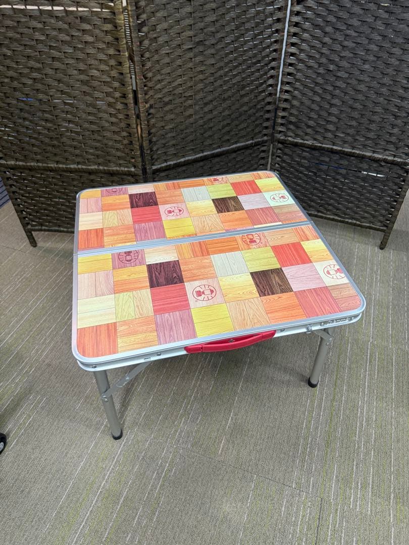 【美品】Coleman ナチュラルモザイク　リビングテーブル　60プラス