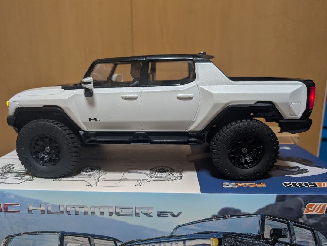 FMS製の1/18スケール「FCX18 ハマー EV」