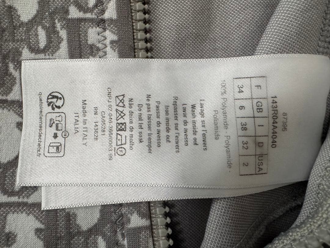 4月7日まで割引CHRISTIAN DIOR ノースリーブひざ丈ワンピース