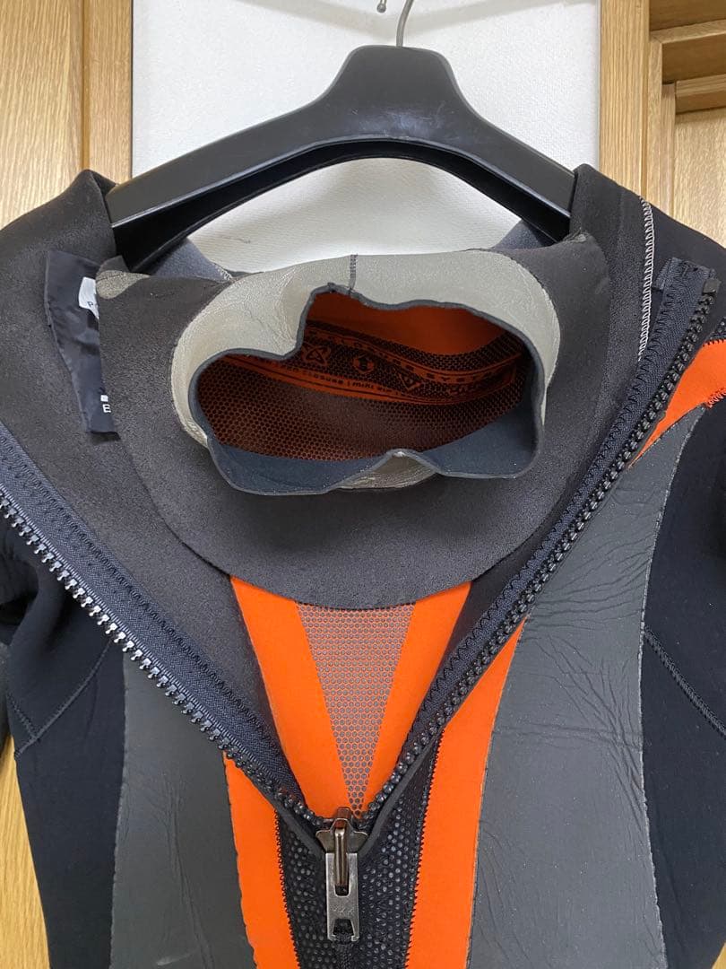 ★ホット加工で暖か‼︎【O’Neill 】メンズ用５×３ｍｍセミドライフルスーツ