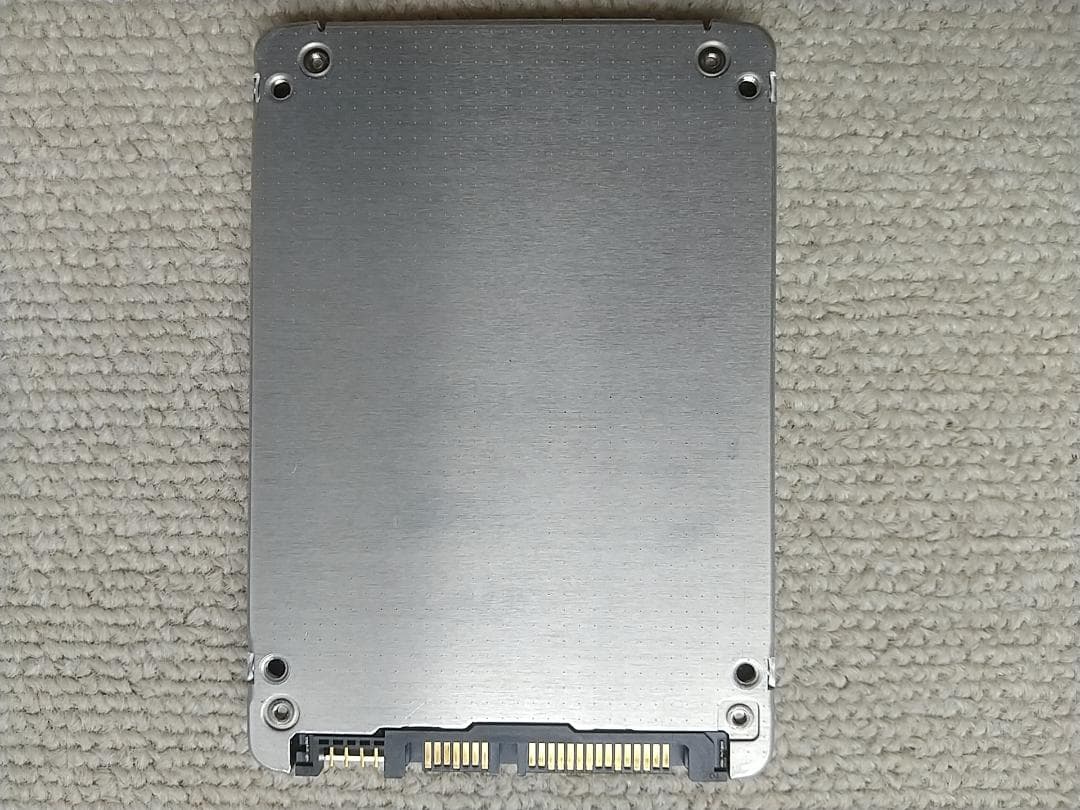 SSD 1TB 2.5 SATA 東芝 使用:812時間 1801回