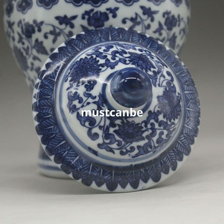 青花釉下彩纏枝蓮将軍壺 景徳鎮 陶磁器 装飾品 現代工芸品 美術品 置物