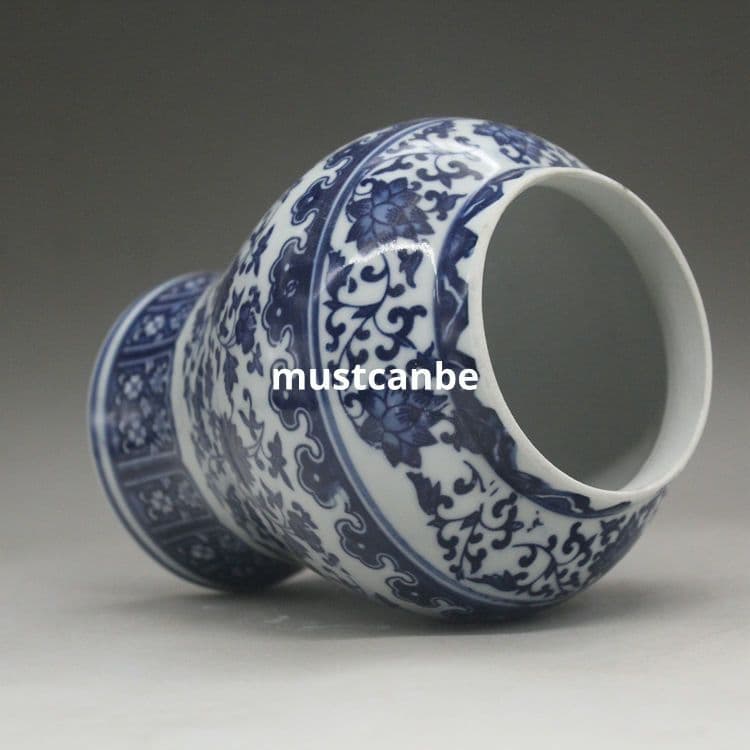 青花釉下彩纏枝蓮将軍壺 景徳鎮 陶磁器 装飾品 現代工芸品 美術品 置物