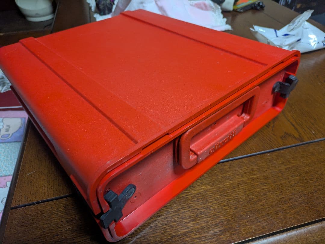olivetti valentine 赤バケツ　タイプライター