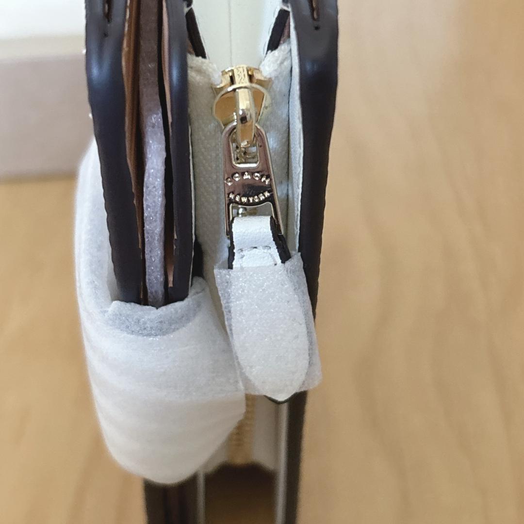 M*o様 COACH コ－チ 二つ折り財布 シグネチャー 【新品・未使用】