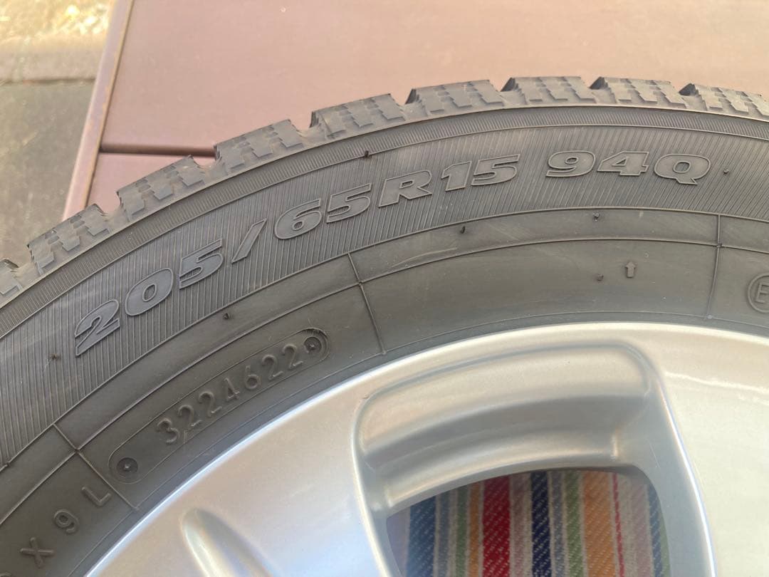 【送料込み】205/65R15 TOYO スタッドレスタイヤ 4本ホイール付き