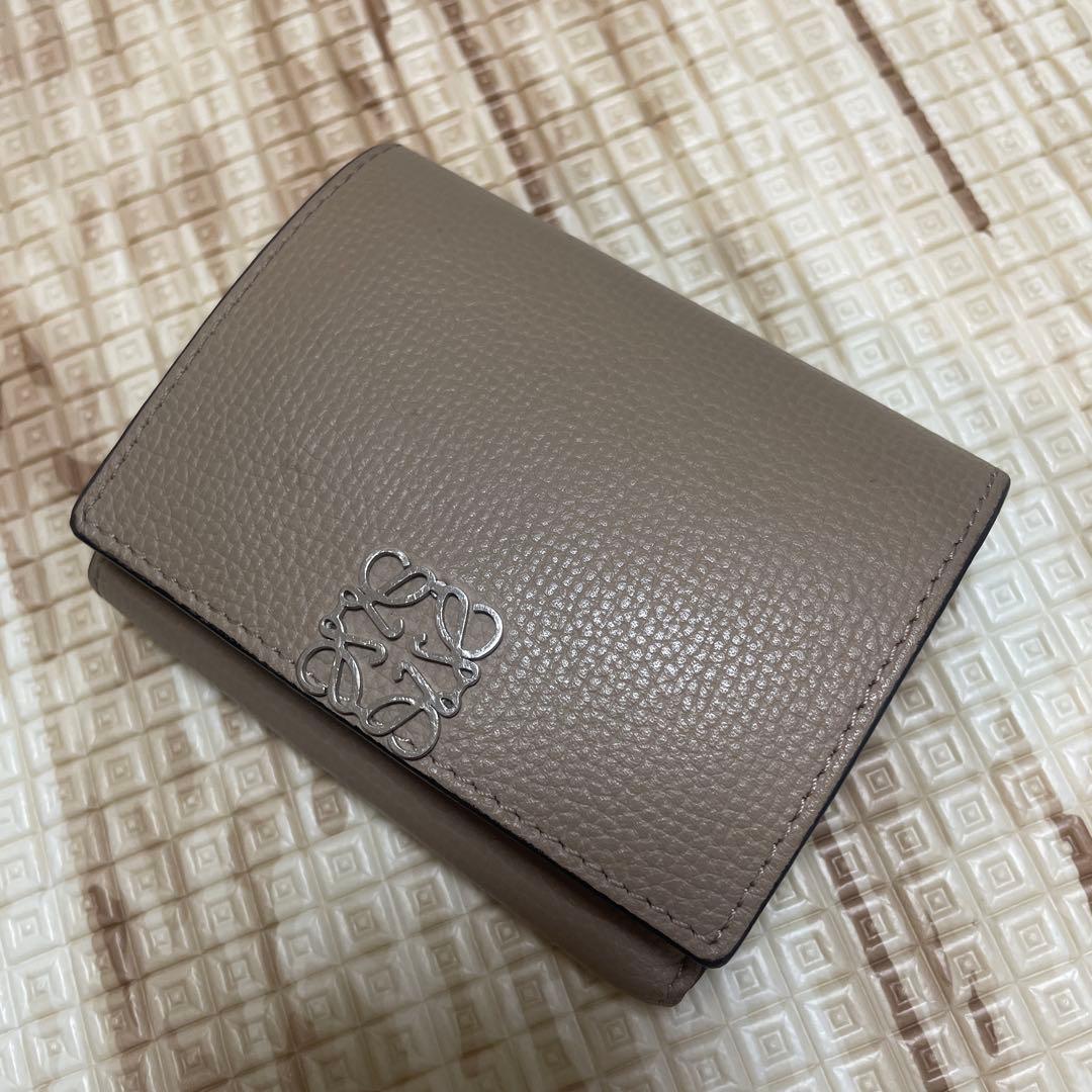 LOEWE グレー 三つ折り財布