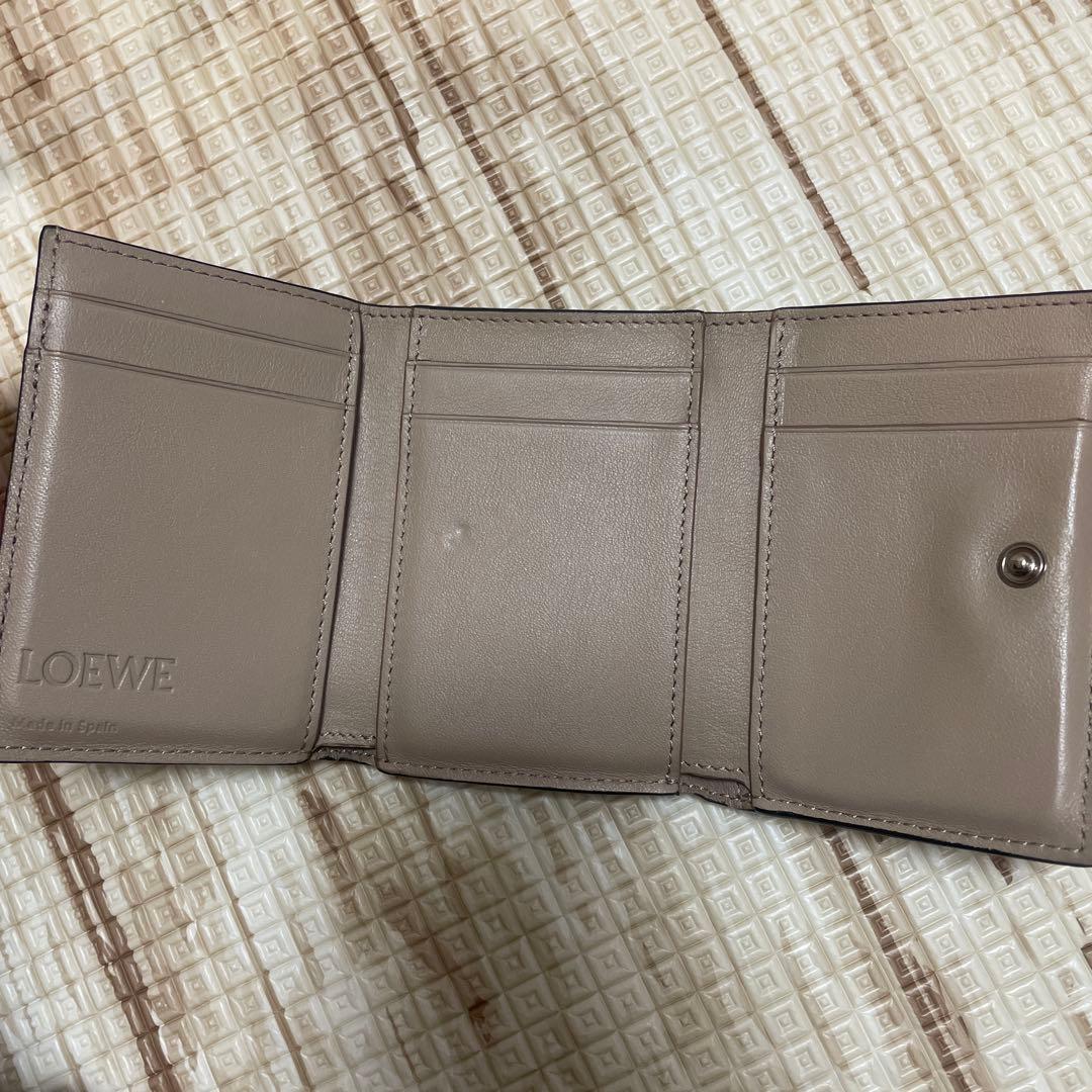 LOEWE グレー 三つ折り財布