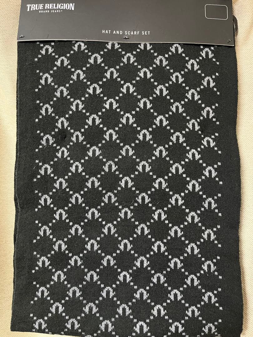 TRUE RELIGION ニット帽・マフラーセット