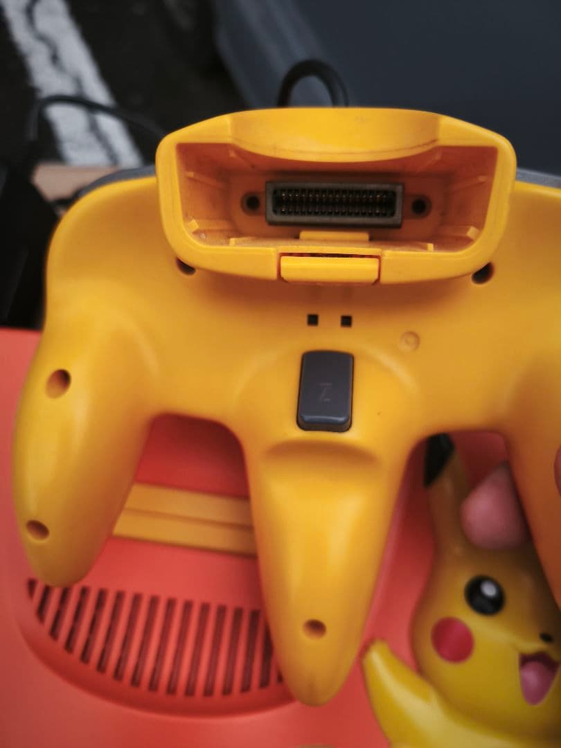 美品NINTENDO64 ピカチュウ本体 オレンジ コントローラーつき