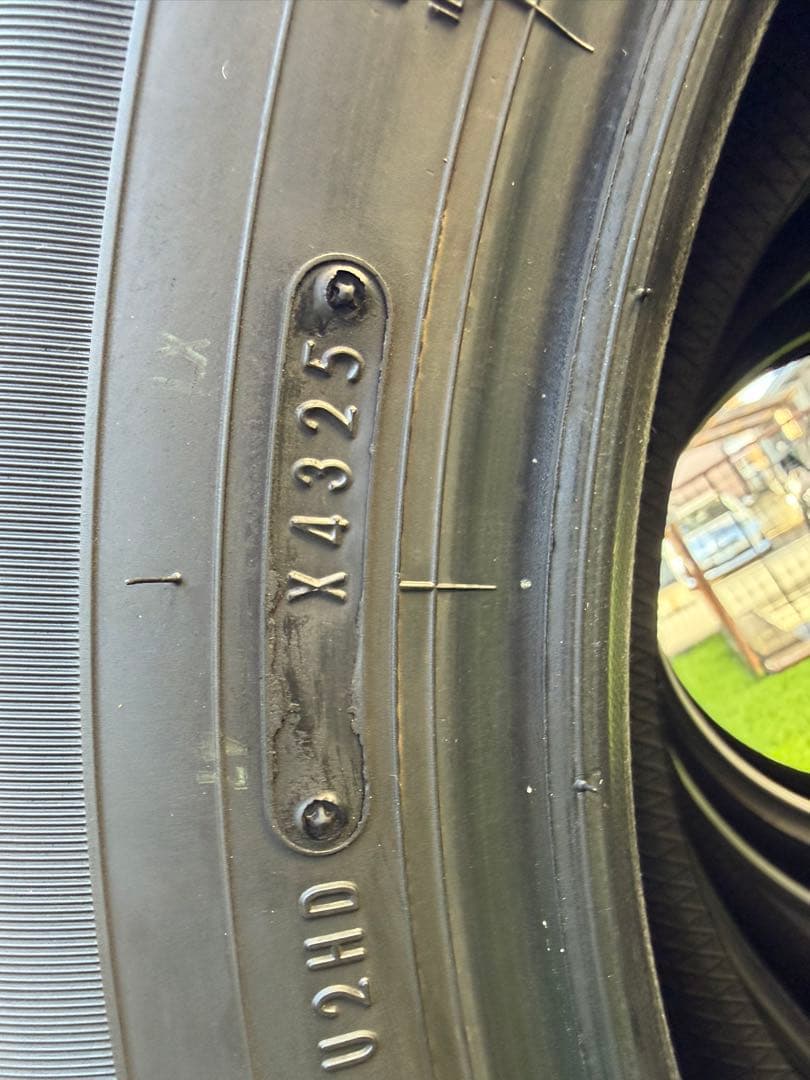ポー様限定 ハリアー純正タイヤ ダンロップ 225/60R18① 2本
