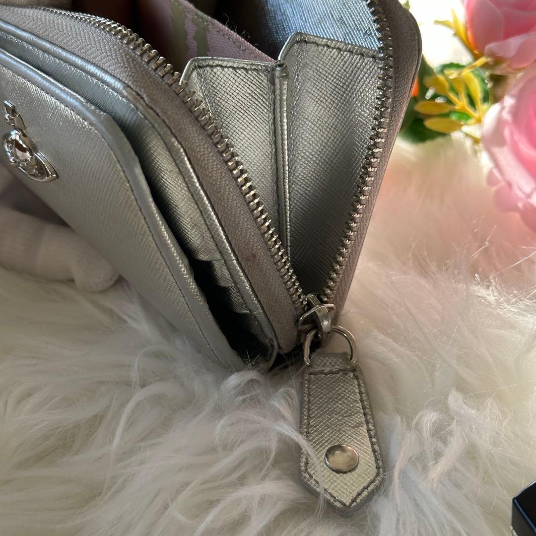 Vivienne Westwood 二つ折り財布シルバー