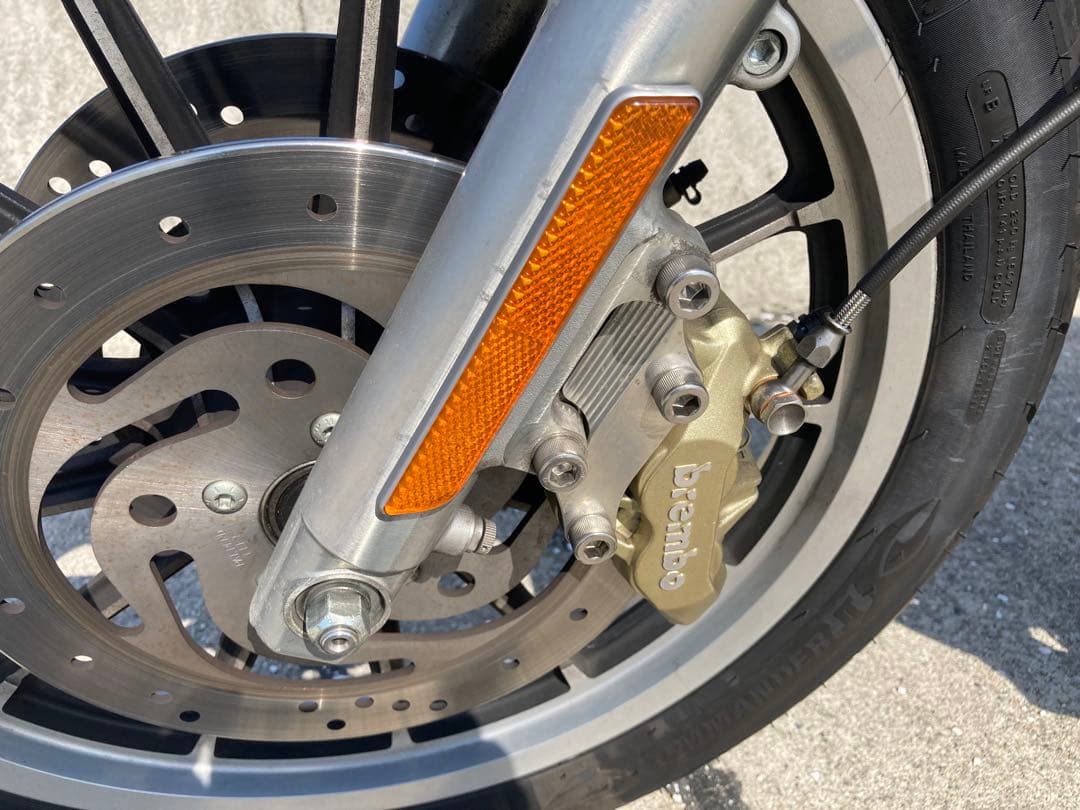 ハーレー　Brembo ブレーキキャリパー