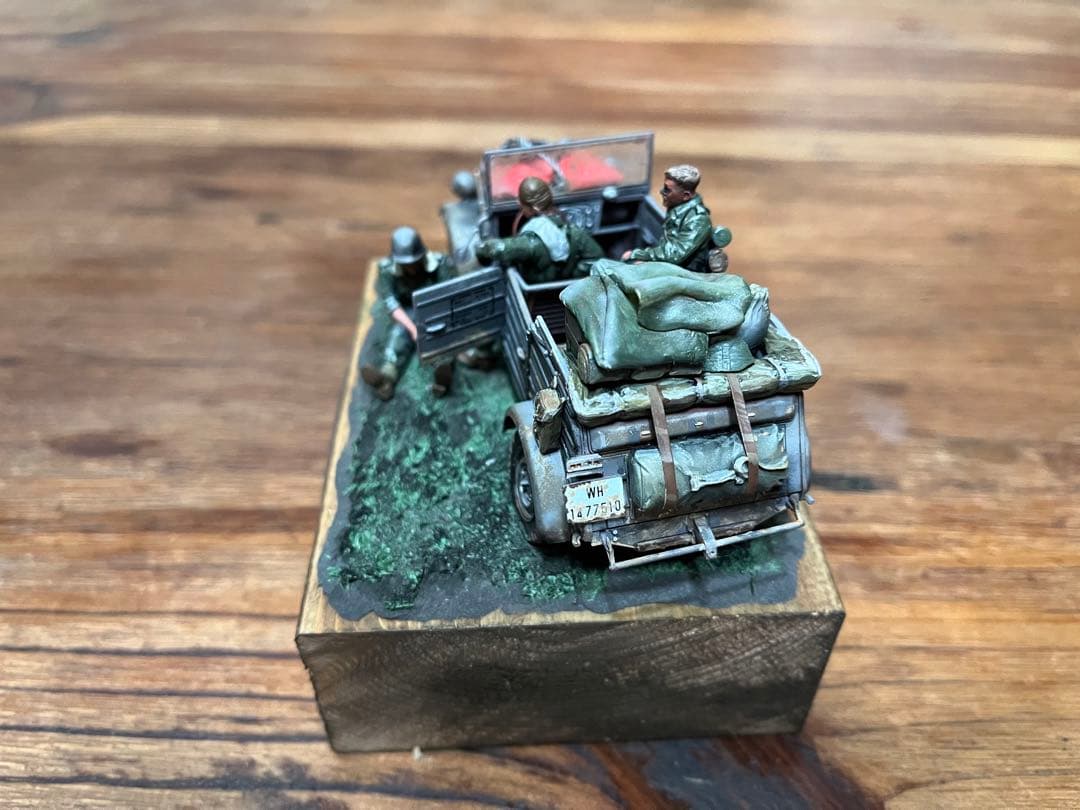 自作品タミヤ1/35キューベルワーゲン。フィギュア３体付。