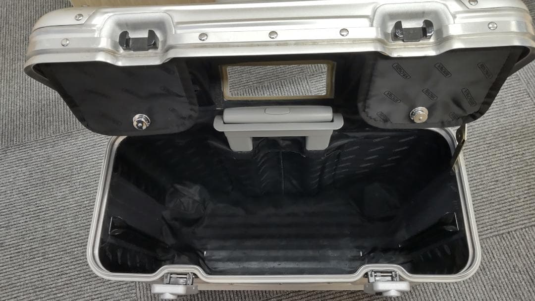 【値下】RIMOWA リモワ 4輪 Pilot Multiwheel パイロット