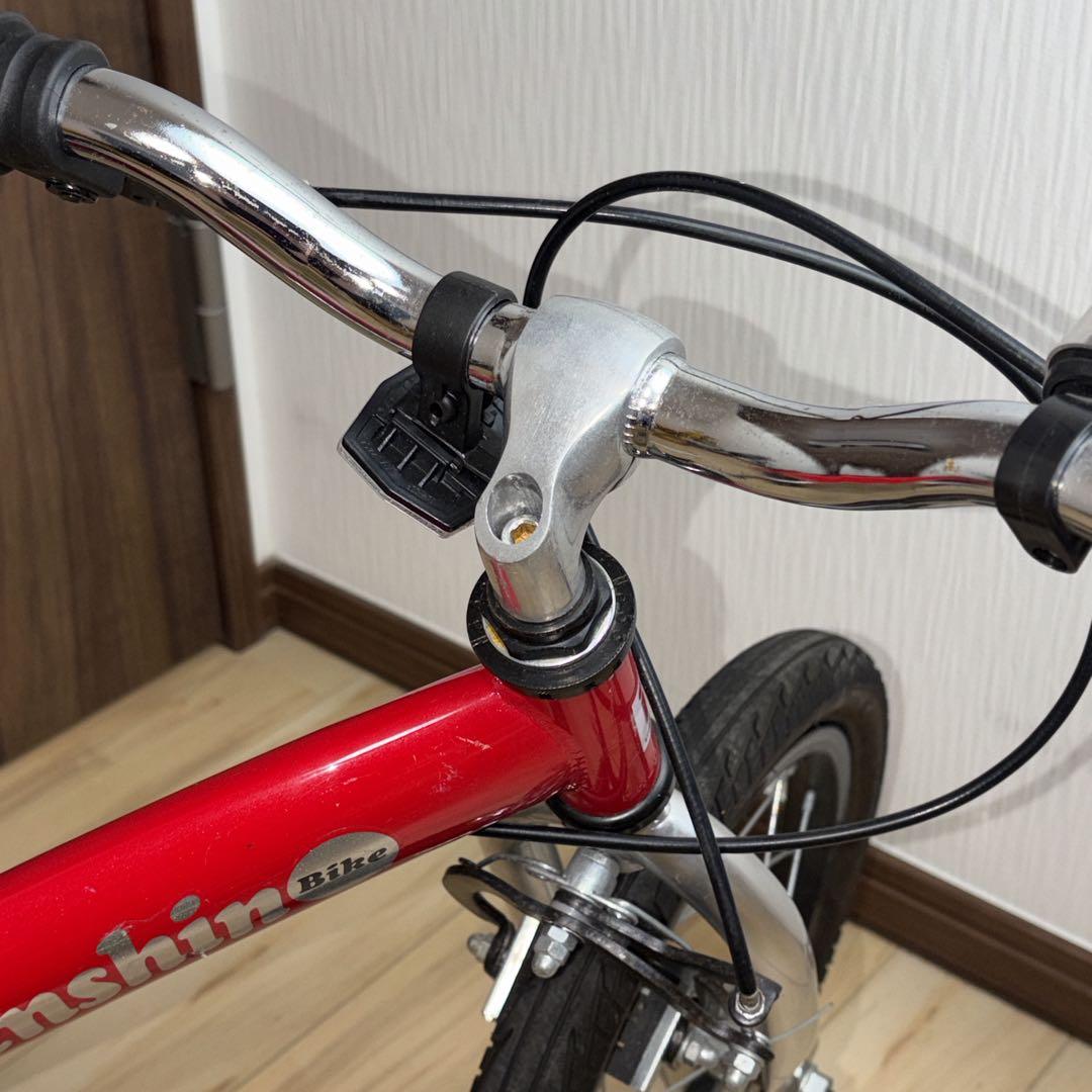 Henshin 変身バイク 14インチ ペダル付き　赤