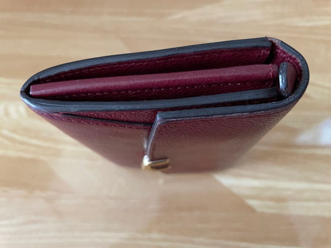 Cartier(カルティエ)Cドゥ　バーガンディ　二つ折り財布