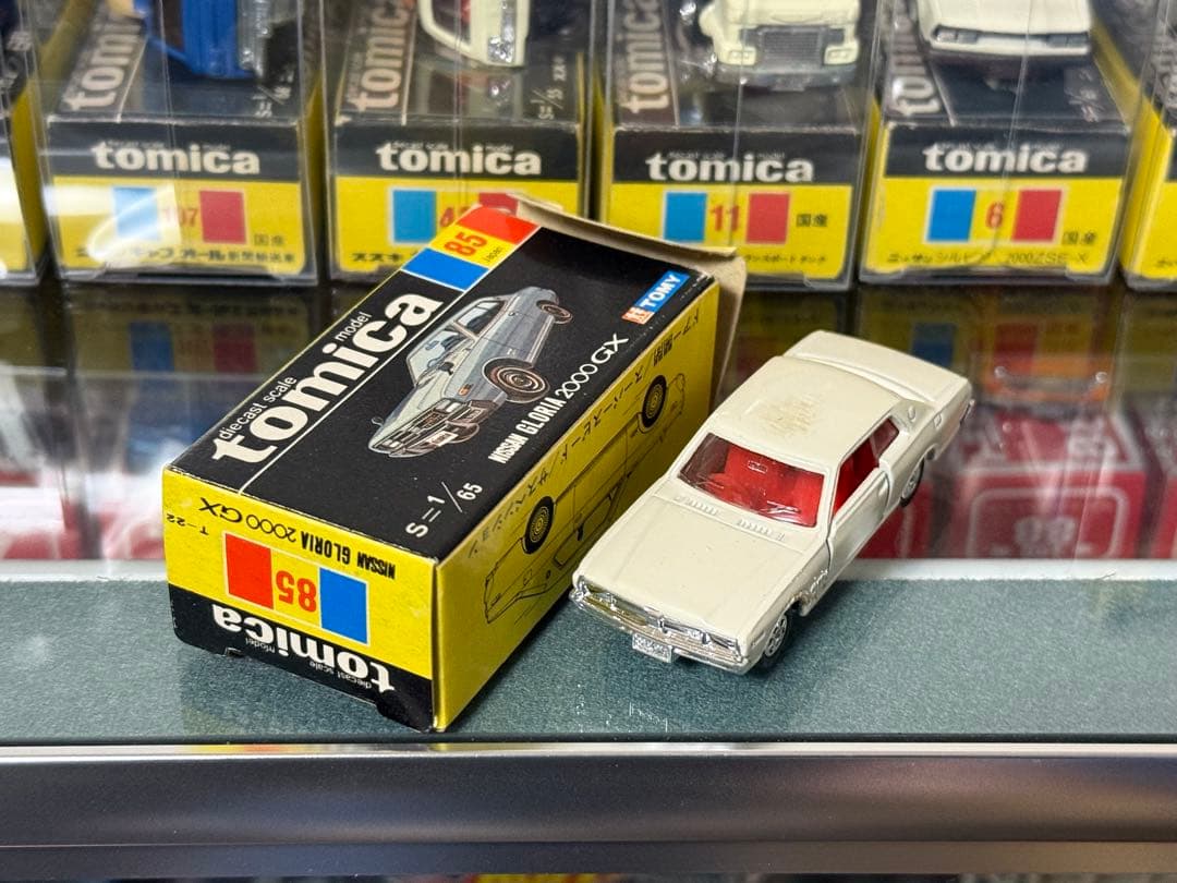 トミカ ニッサン グロリア 2000GX 日本製 黒箱