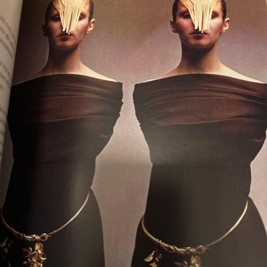 洋書 Yves Saint Laurent: