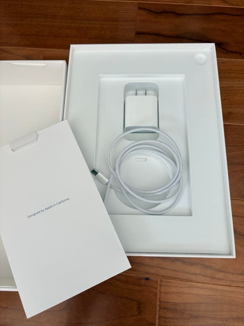 ポ*ポ様 Apple iPad 第10世代シルバー 画面ひび割れあり