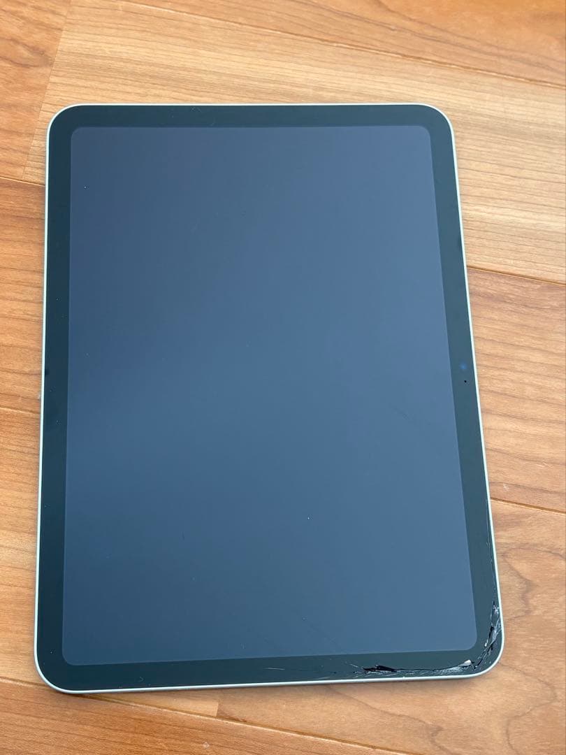 ポ*ポ様 Apple iPad 第10世代シルバー 画面ひび割れあり